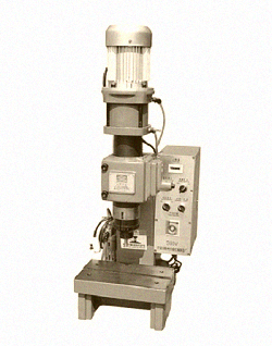 氣壓鉚接機(jī)在使用時要注意哪些事項(xiàng)?