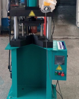 國內(nèi)有哪些鉚接機(jī)生產(chǎn)制造商？