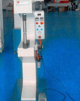 氣壓鉚接機運行前需做好哪些準(zhǔn)備工作？