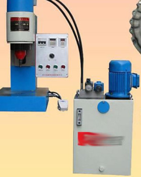 沒有鉚釘連接的無鉚釘鉚接機(jī)如何調(diào)試？