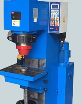 非標(biāo)定制鉚接機(jī)的價(jià)格貴嗎？