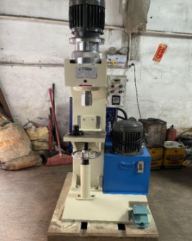 浙江鉚接機(jī)廠家進(jìn)行選擇時(shí)應(yīng)該注意哪些問題？