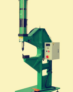 鉚接機(jī)的模具為什么容易斷裂？